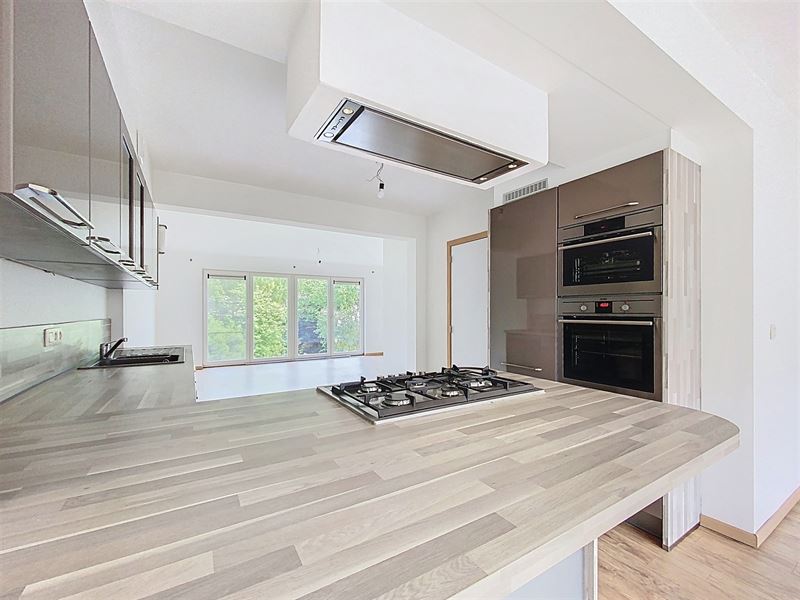 Two-story house PEB B