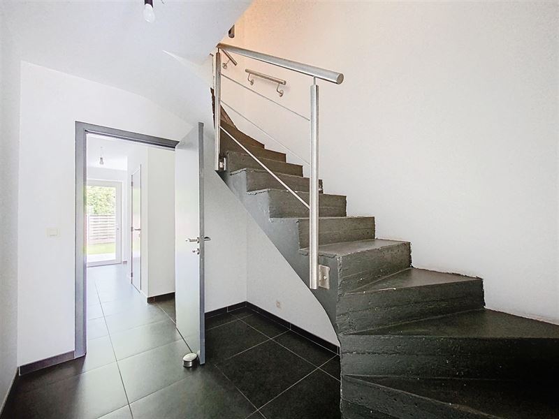 Twee verdiepingen tellend huis PEB B
