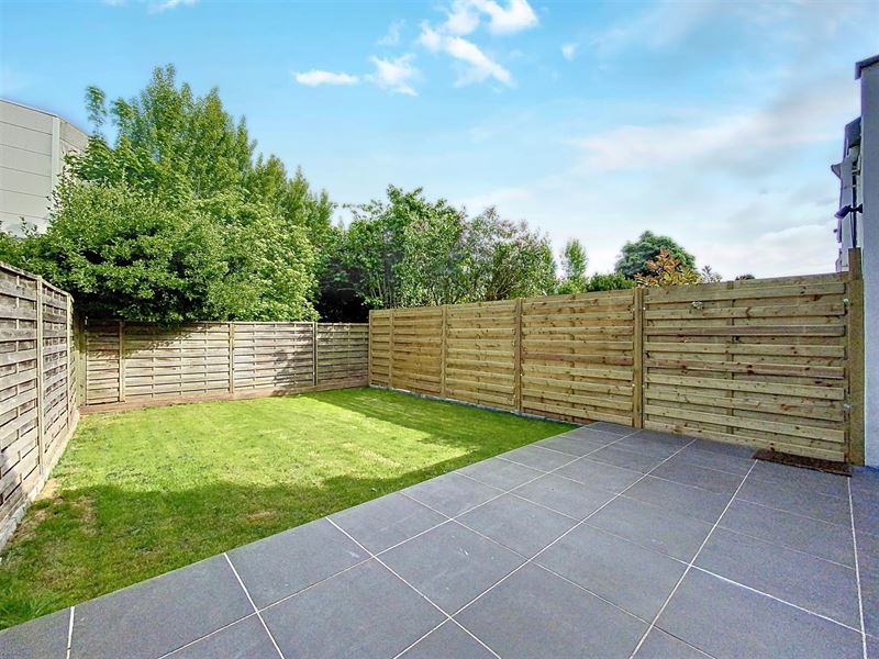 Two-story house PEB B