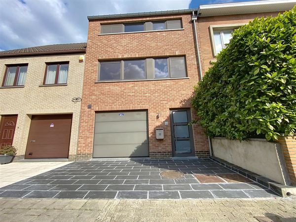 Twee verdiepingen tellend huis PEB B