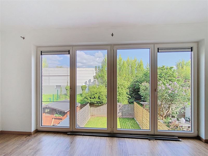 Two-story house PEB B