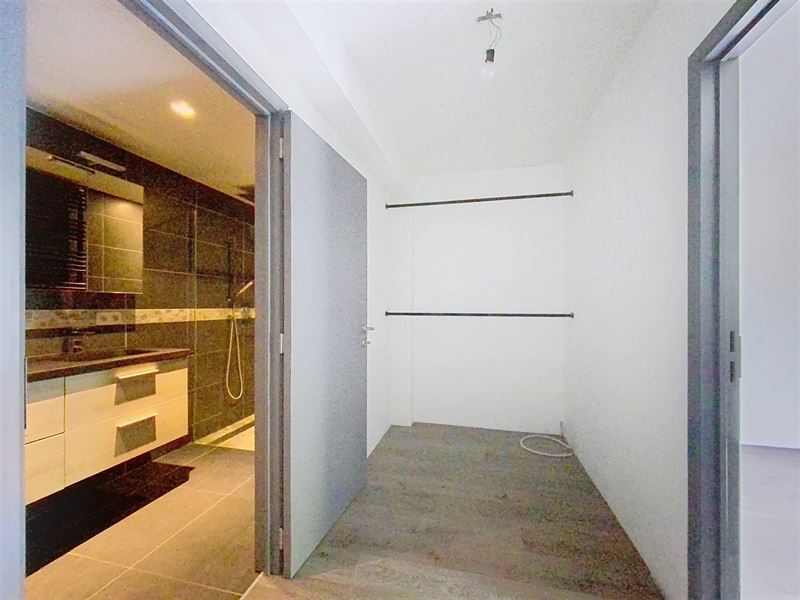 Two-story house PEB B