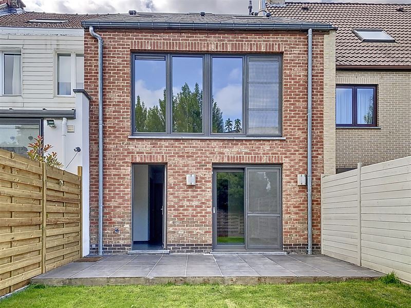 Twee verdiepingen tellend huis PEB B