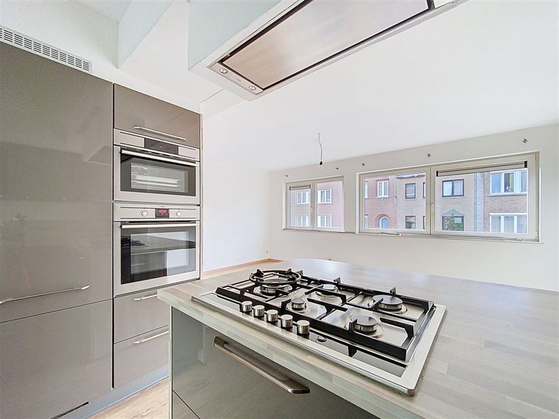 Two-story house PEB B