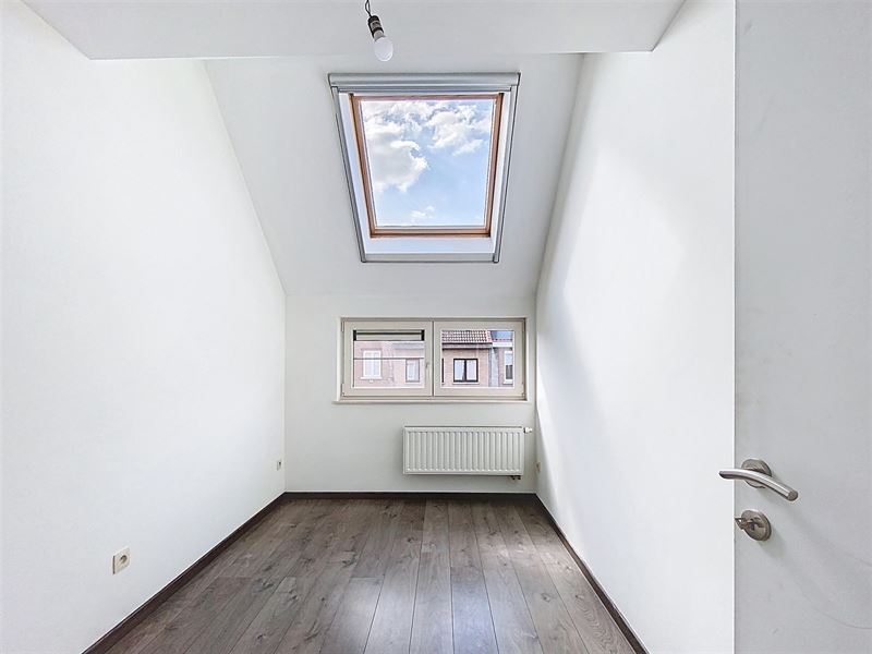 Two-story house PEB B