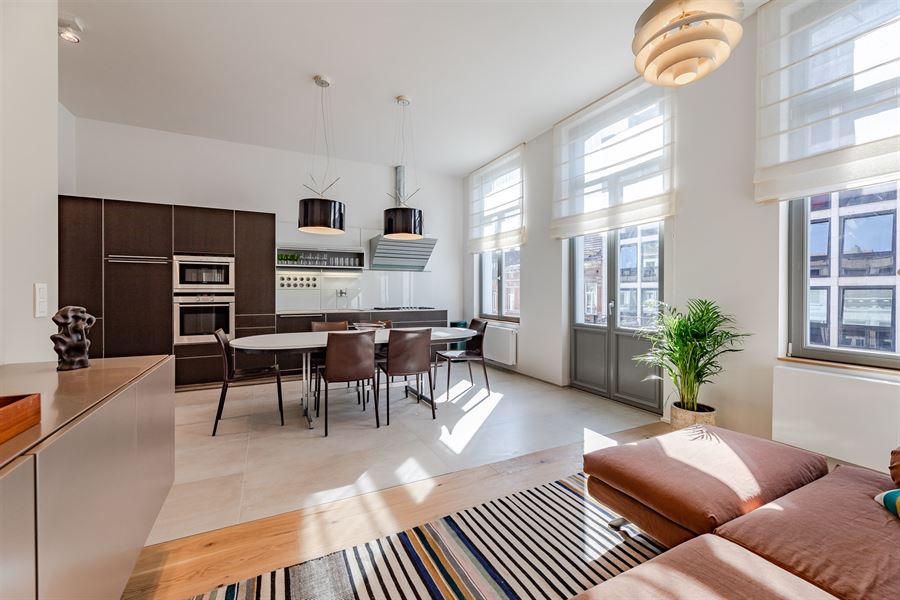 Furnished triplex near Châtelain