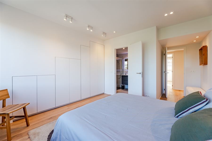 Furnished triplex near Châtelain