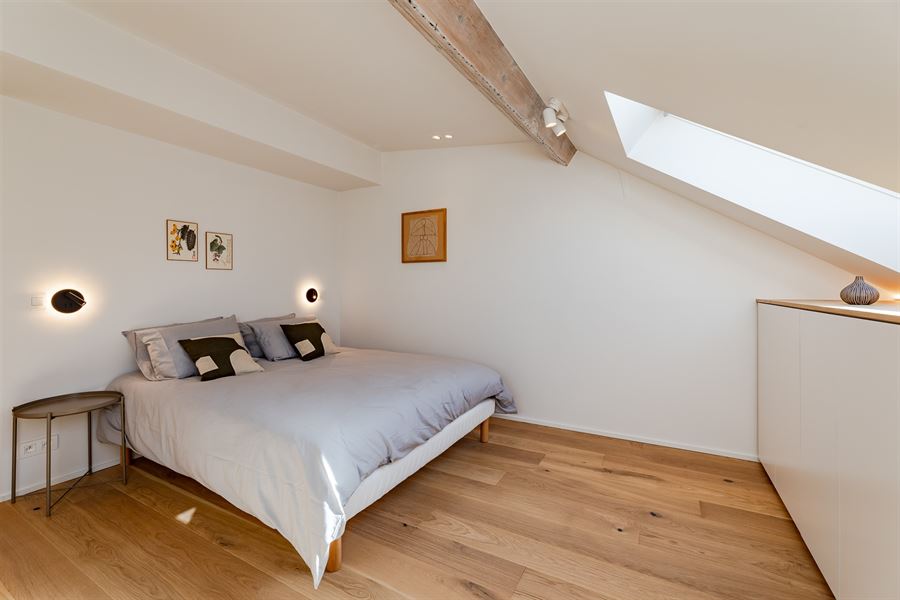 Furnished triplex near Châtelain