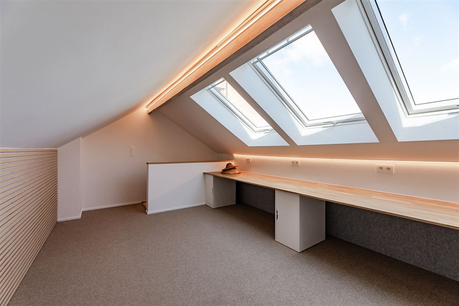 Furnished triplex near Châtelain