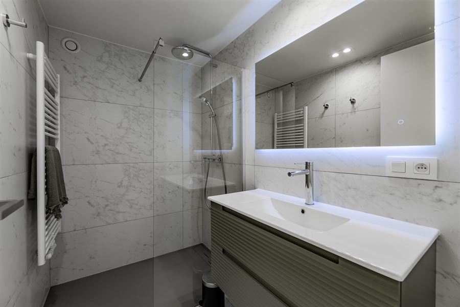 Furnished triplex near Châtelain