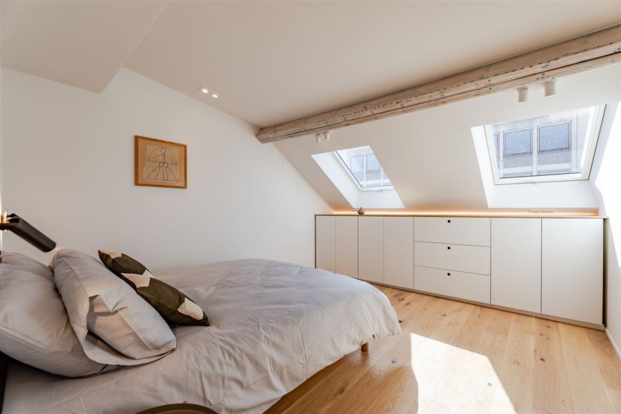Furnished triplex near Châtelain