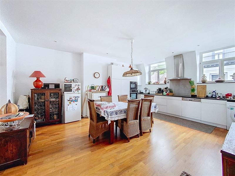 Nabij Stephanie Louise, duplex penthouse met terras