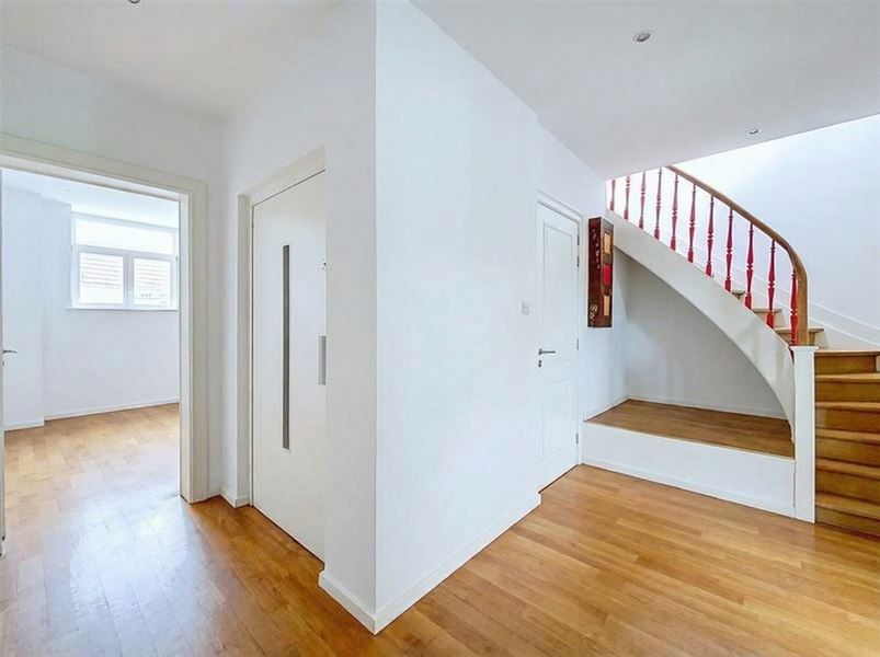 Near Stephanie Louise Duplex penthouse with terrace