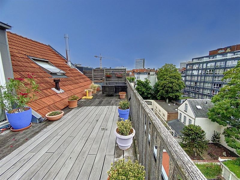 Nabij Stephanie Louise, duplex penthouse met terras