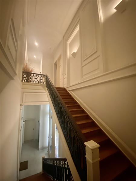 Nabij Stephanie Louise, duplex penthouse met terras