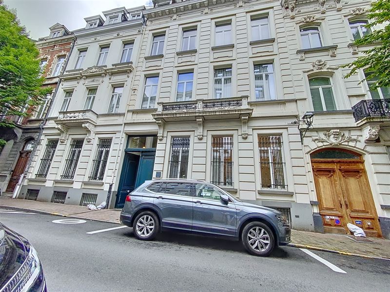 Nabij Stephanie Louise, duplex penthouse met terras