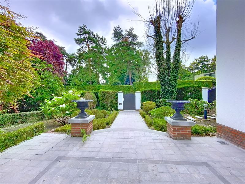 Prince Orange spacious 6 bedroom villa with swimming pool