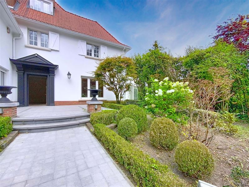 Prince Orange spacious 6 bedroom villa with swimming pool