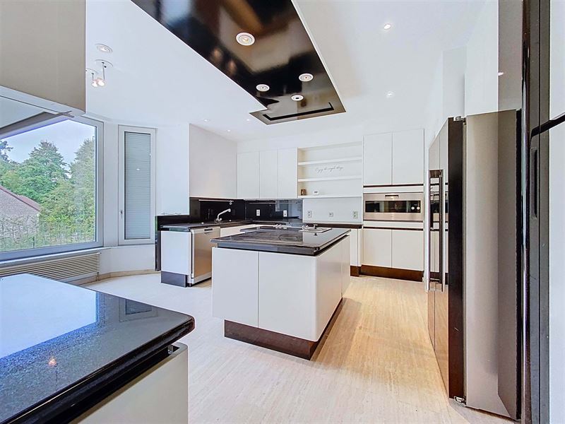 Prince Orange spacious 6 bedroom villa with swimming pool