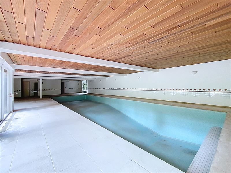 Prince Orange spacious 6 bedroom villa with swimming pool