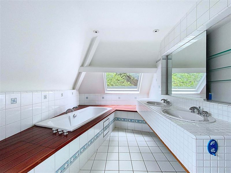 Prince Orange spacious 6 bedroom villa with swimming pool