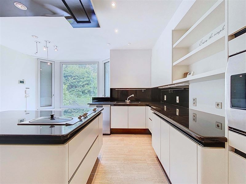 Prince Orange spacious 6 bedroom villa with swimming pool