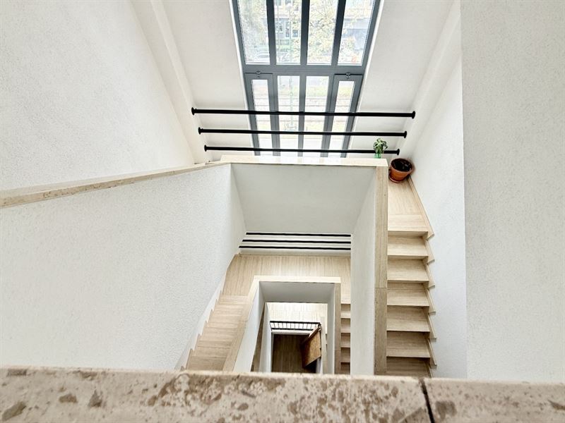 Prachtig gerenoveerd, modern 3-slaapkamer appartement