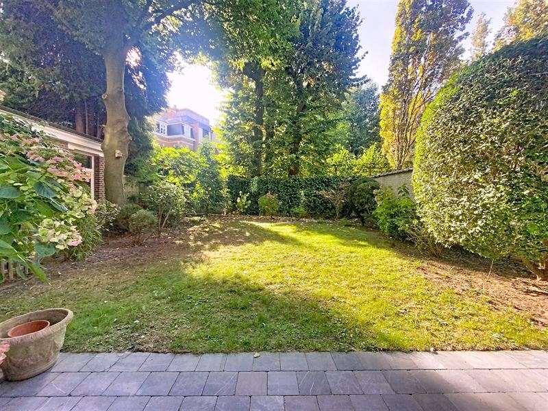 Pl. Brugmann fabuleux appartement avec jardin 