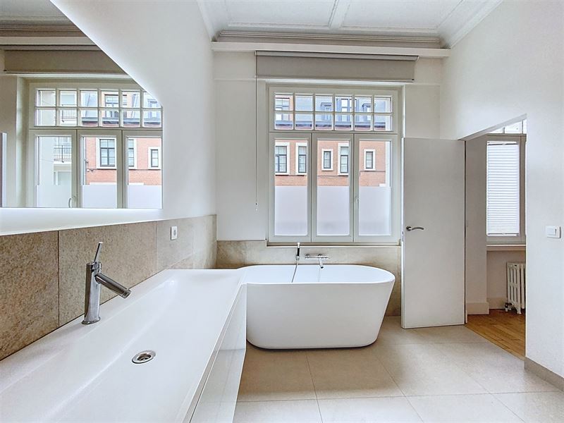 Pl. Brugmann fabuleux appartement avec jardin 