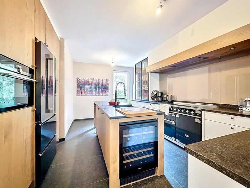 Prachtig gerenoveerd, modern 3-slaapkamer appartement