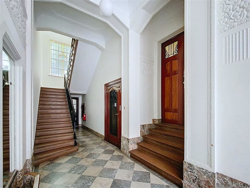 Pl. Brugmann fabuleux appartement avec jardin 