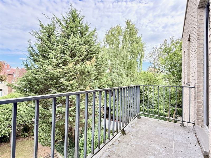 Prachtig gerenoveerd, modern 3-slaapkamer appartement