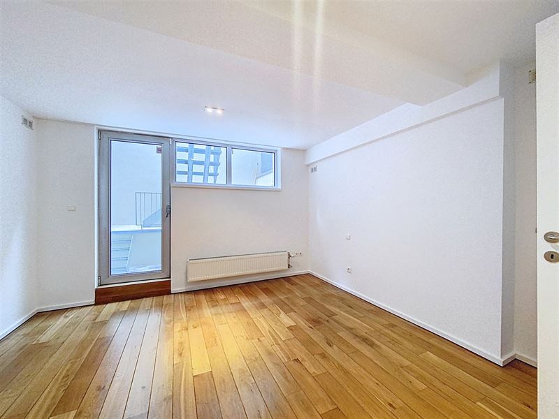 Beautiful duplex on groundfloor