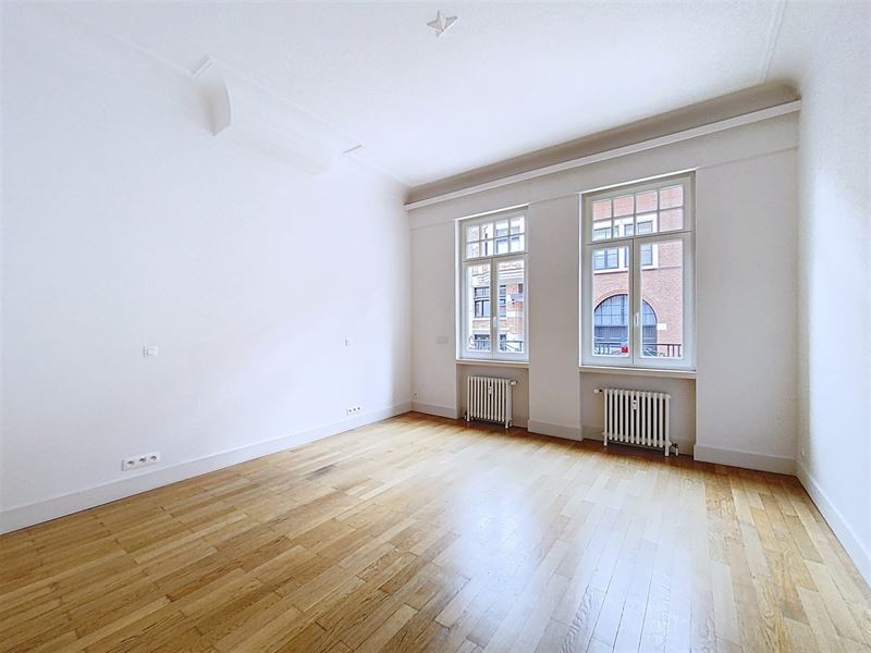 Pl. Brugmann fabuleux appartement avec jardin 