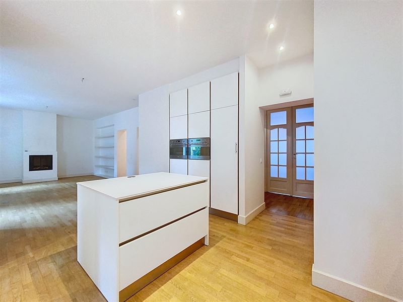 Pl. Brugmann fabuleux appartement avec jardin 