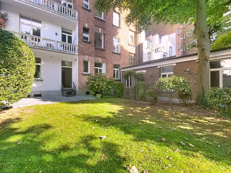Pl. Brugmann fabuleux appartement avec jardin 