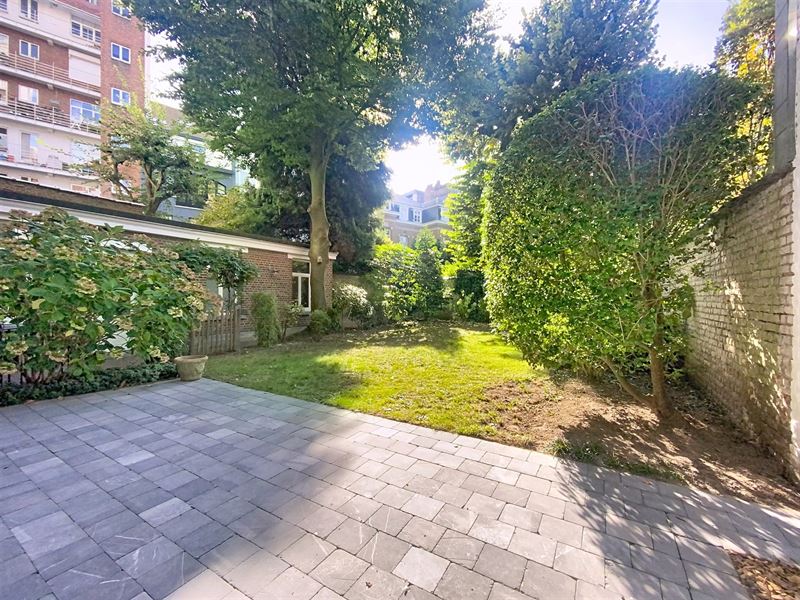 Pl. Brugmann fabuleux appartement avec jardin 