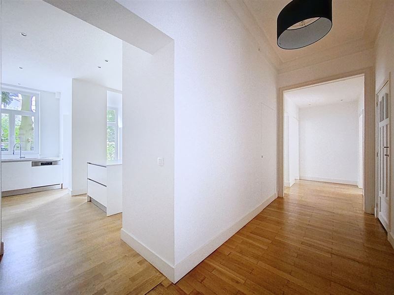 Pl. Brugmann fabuleux appartement avec jardin 