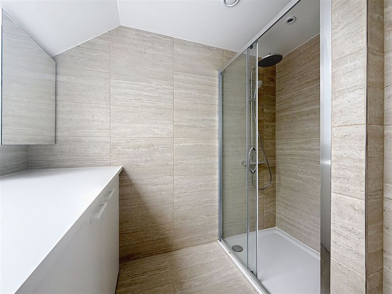Duplex penthouse 2 chambres renové