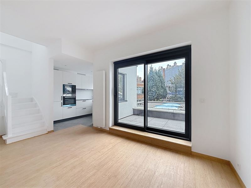 Duplex penthouse 2 chambres renové