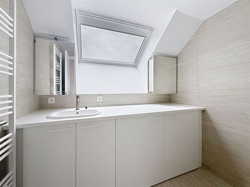 Duplex penthouse 2 chambres renové