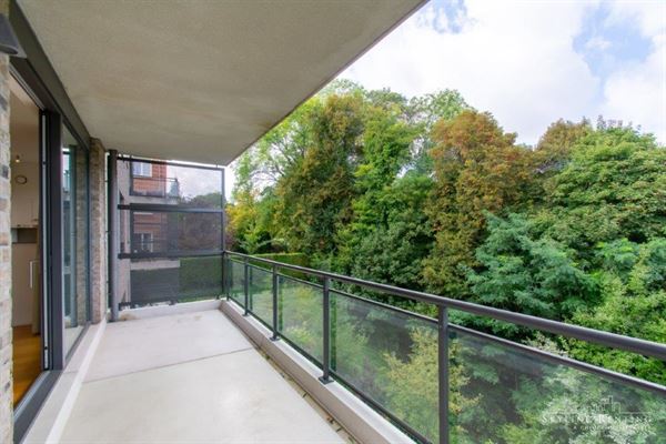 Apartment with terrace in modern building