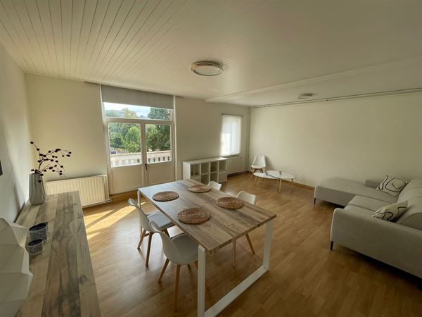 Furnished triplex in the European district