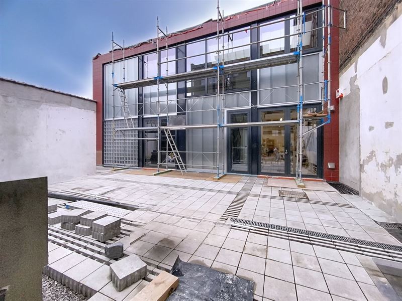 Prachtige, volledig gerenoveerde werkplaats