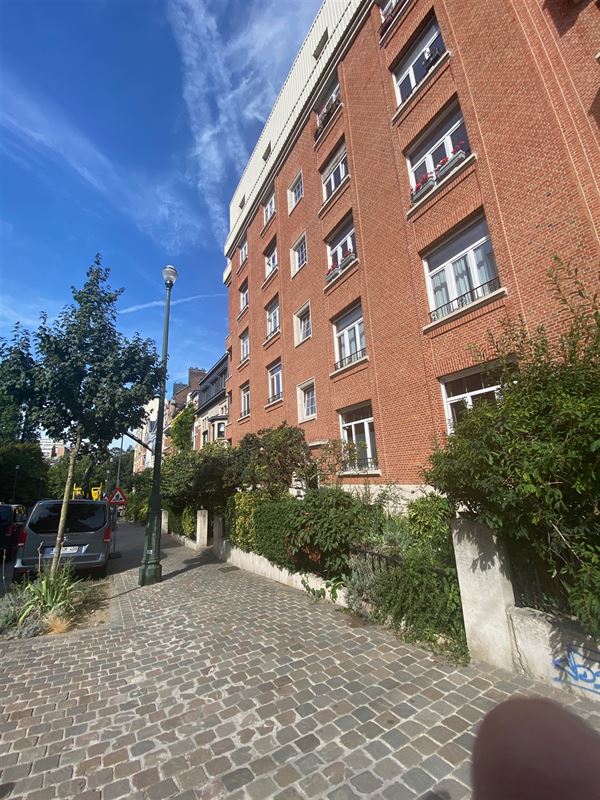 2 bedroom apartment near the Ixelles lakes