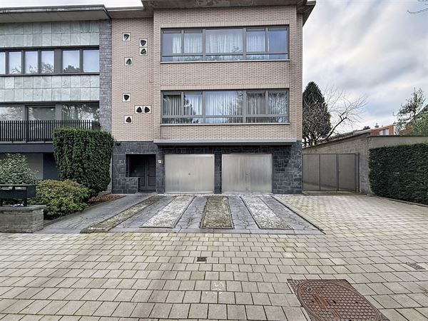 Ruim, rustig 3-Slaapkamerappartement met balkon