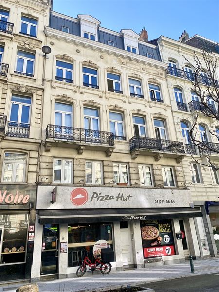 Maison commerce et rapport, avec 9 unités reconnues !