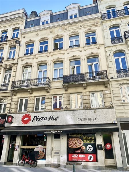 Maison commerce et rapport, avec 9 unités reconnues !
