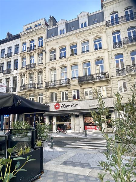 Maison commerce et rapport, avec 9 unités reconnues !