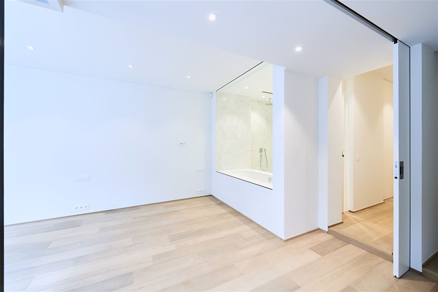 Exceptional triplex with garden